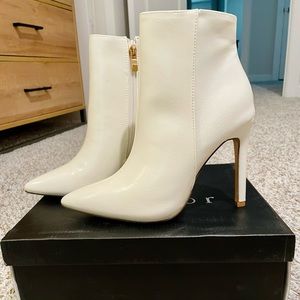 Brand New White Leather Stiletto Ankle Boots size 7